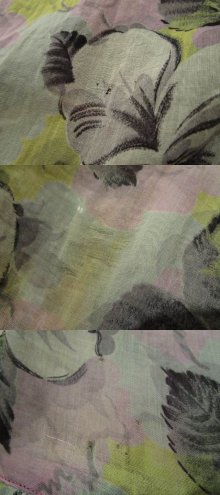 他の写真2: 50〜60年代ライトグレー×ピンク×イエロー花柄ハーフボタン襟付きフレンチスリーブ半袖シースルードレス