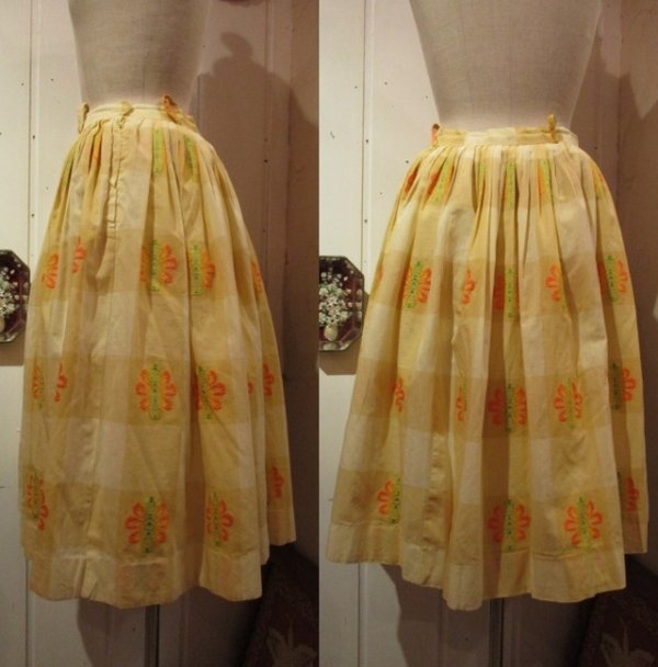 画像3: 50〜60年代イエロー×オレンジ×グリーン花刺繍ブロックチェック柄フレアスカート