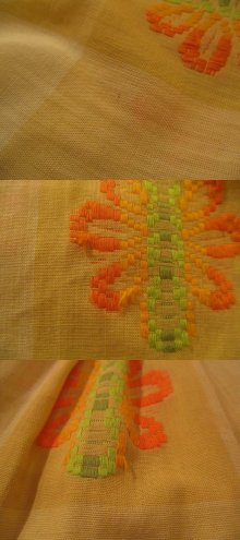 他の写真2: 50〜60年代イエロー×オレンジ×グリーン花刺繍ブロックチェック柄フレアスカート