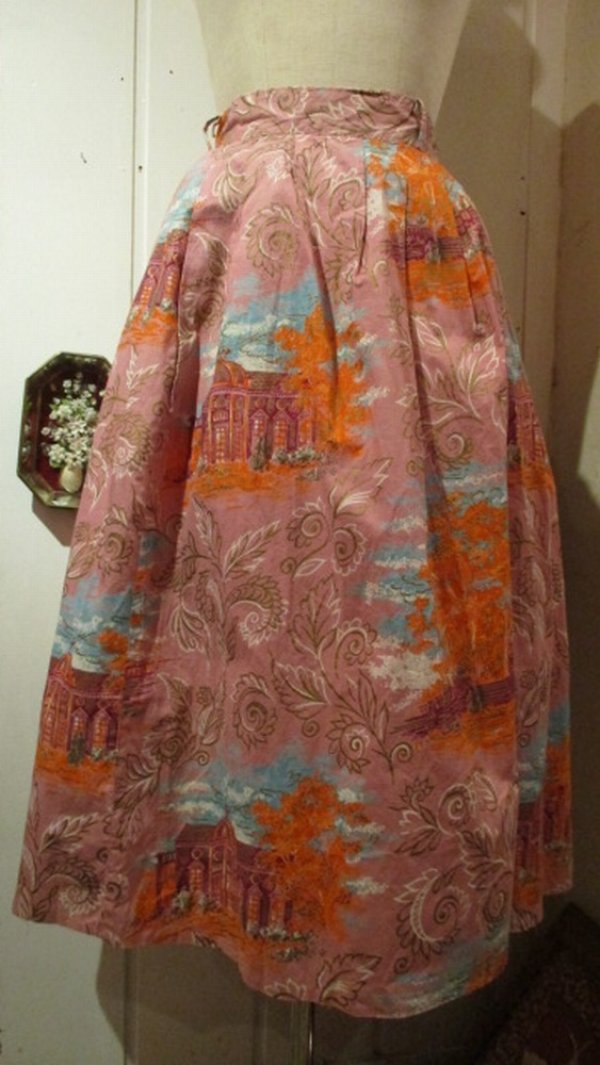 画像2: 50〜60年代ピンク×サックス×オレンジ風景柄ゴールドペイントフレアスカート