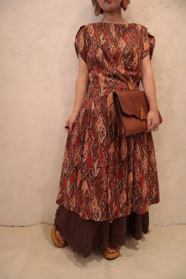 画像2: 50〜60年代ブラウン×テラコッタアーガイル柄スカラップスリーブ半袖ドレス