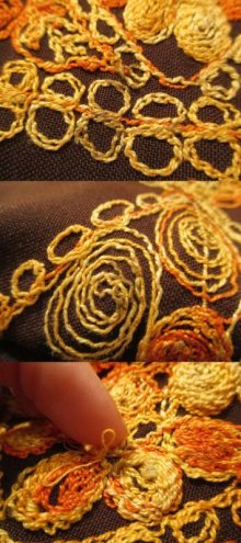 他の写真3: ブラウン×オレンジ×イエロー花刺繍スリットネック七分袖ロングドレス