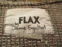 他の写真1: ”FLAX by Jeanne Engelhart”カーキグレー無地ポケット付きラウンドネック長袖トップス