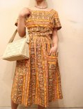 50〜60年代オレンジ×ブラウン花＆楕円ペイントポケット・ベルト付きスクエア半袖ドレス