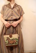 50〜60年代ブラウン×カラフルチェック柄スカラップ飾りボタン付き開襟半袖ドレス