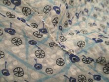 他の写真2: 50〜60年代ホワイト×サックス×ブルー小花柄ワッフルシフォンサーキュラースカート半袖シースルードレス