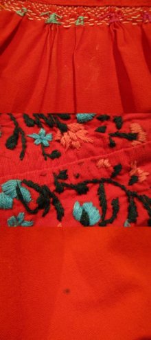他の写真1: レッド×ピンク×サックスサンアントニーノ刺繍半袖メキシカンドレス