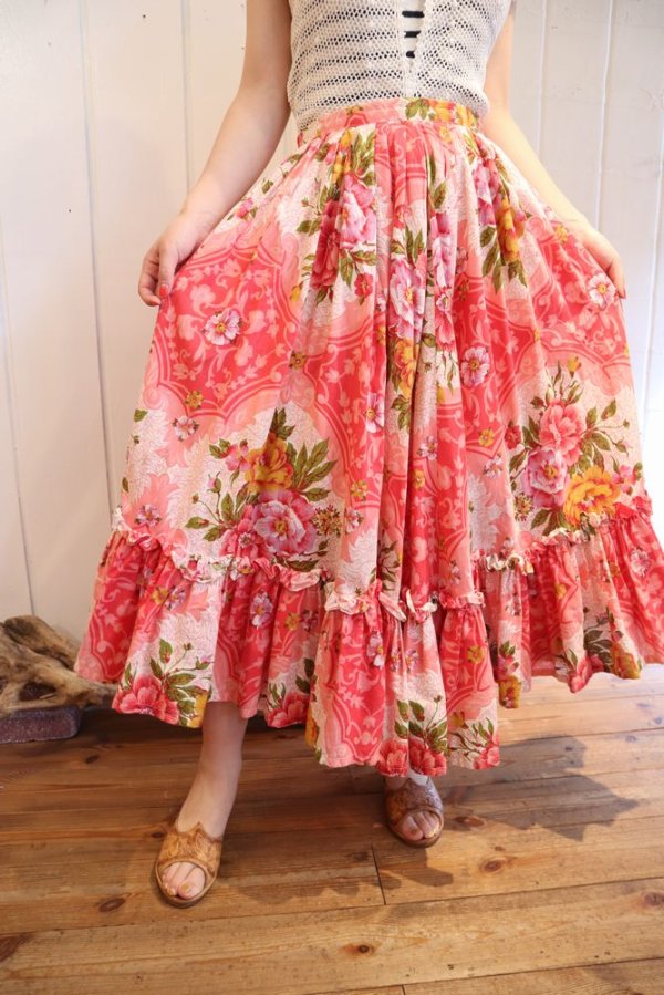 画像1: 50〜60年代ビビットピンク×ピンク×ホワイトお花柄フリル付きスカート