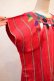 画像8: レッド×カラフル花刺繍フリンジクルーネック半袖チュニック