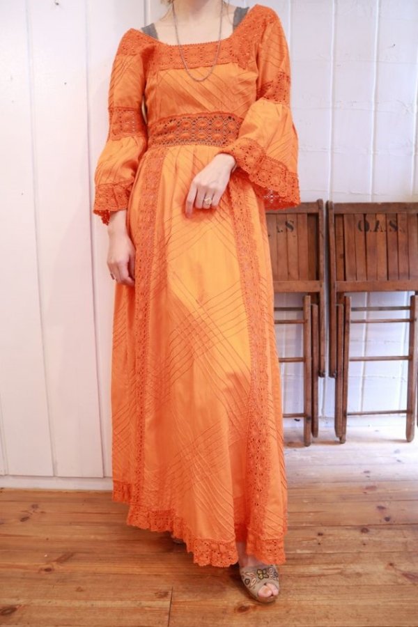 画像2: 60〜70年代オレンジクロシェットレーススクエアネックフレアスリーブ五分袖ロングドレス