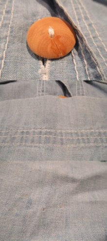 他の写真3: サックス×カラフル刺繍入りポケット付き半袖シャンブレーシャツ