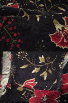 他の写真3: ブラック×ボルドー×オリーブボタニカル花柄ハーフボタンノースリーブコーデュロイドレス