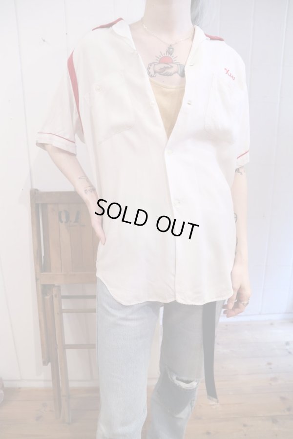 画像2: 50〜60年代ホワイト×レッドチェーン刺繍胸ポケット付き半袖ボーリングシャツ