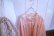 画像3: 40〜50年代サーモンピンクレース＆リボン付き丸襟シルクベッドジャケット (3)