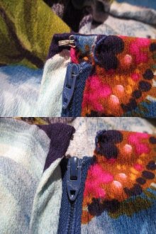 他の写真1: 70年代ネイビー×サックスブルー×ピンク花柄スクエアネックフレアスリーブ半袖ハワイアンロングドレス