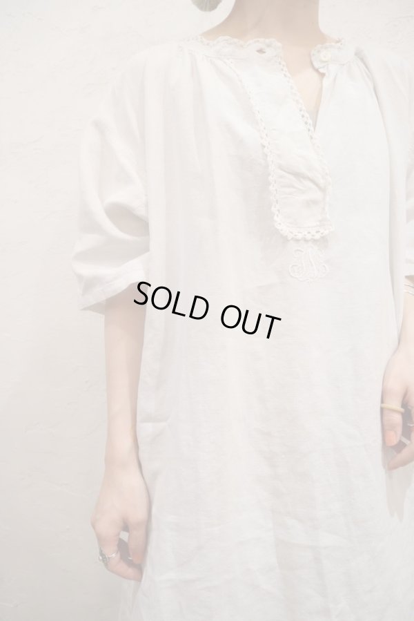 画像1: ”antique”ホワイト単色刺繍ラウンドネック半袖ナイティドレス