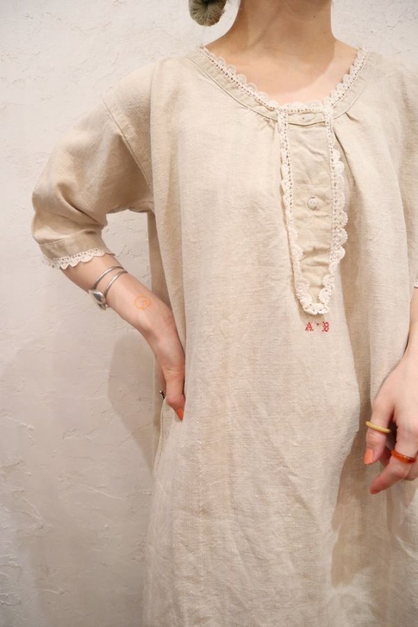 画像2: ”antique”生成り×ホワイトA・B刺繍ラウンドネック五分袖ナイティドレス