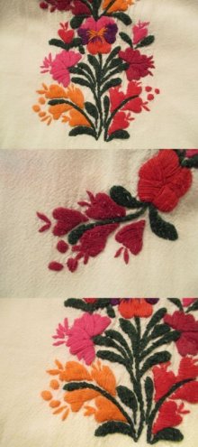 他の写真1: ホワイト×ピンク×カラフルお花刺繍ラウンドネック半袖メキシカンドレス