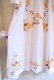 画像10: 70年代ホワイト×イエロー×ブラウン花柄ワッペンポケット付きフリルスタンドカラーフレアスリーブ長袖ロングドレス