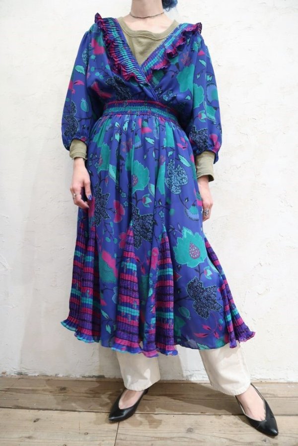 画像1: ”Susan freis"ブルーパープル×ピンク×グリーン花柄シャーリングフリルカシュクールバルーンスリーブ長袖ドレス