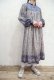 画像3: 60〜70年代サックスブルー×ホワイトキルティング切替ゴールドスタンプ付き長袖インド綿ドレス (3)
