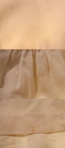 他の写真1: 70年代アイボリー花レースＶネックパフスリーブ長袖ドレス