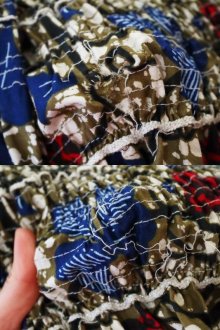 他の写真3: グレー×レッド×ブルーボタニカル柄シャーリング切替ラウンドネック半袖アフリカンバティックドレス
