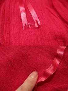 他の写真1: ピンク無地かぎ編み切替サテンテープ付きスクエアネック七分袖メキシコガーゼチュニック