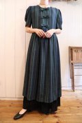 ▼30％OFF▼　グリーン×ダークグリーンチェックフロントリボン付きクルーネックパフスリーブ半袖ドレス