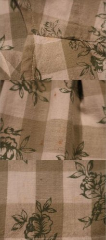 他の写真1: オリーブグリーン×ベージュ×ホワイト花柄＆チェックポケット付きラウンドネックインドコットンオーバードレス