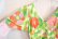 画像7: 60〜70年代グリーン×ピンク花柄＆チェックVネック半袖ドレス