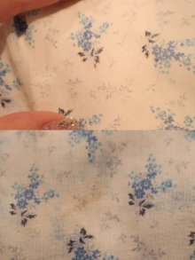 他の写真3: 60〜70年代ホワイト×サックスブルー花柄レーススリーブ長袖ロングドレス