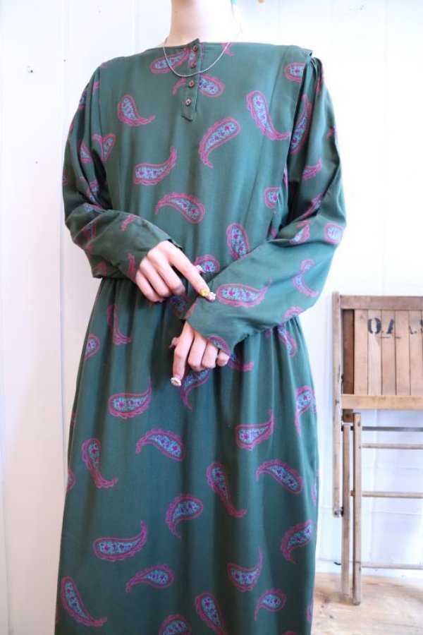 画像1: モスグリーン×ピンクペイズリー柄ポケット付きラウンドネック長袖ドレス