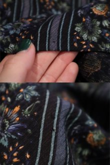 他の写真1: ブラック×ミントグリーン×オレンジストライプ＆花柄ポケット付きチロルスカート