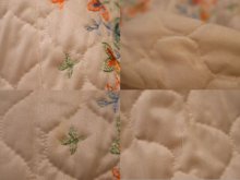 他の写真2: 60〜70年代ホワイト×ブルー×オレンジ花刺繍長袖キルティングドレス