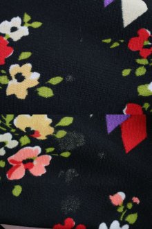 他の写真1: ブラック×カラフル花柄ポリエステルロングスカート