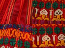 他の写真3: 50〜60年代ピンクレッド×イエロー×カラフルストライプグアテマラ刺繍ロングスカート