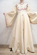70年代生成り×カラフル花刺繍フード付きフレアスリーブ長袖メキシカンロングドレス