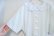画像8: ペールグリーン×ホワイトピンチェックレース襟＆飾りボタン＆ウエストリボン付きクルーネック半袖レーヨンドレス