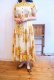 画像5: 50〜60年代アイボリー×イエロー×オレンジ花柄フロントボタン＆ジップ丸襟半袖ドレス (5)