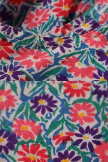 他の写真1: ピンク×ブルーグリーン×パープル花柄ポケット付きノースリーブドレス