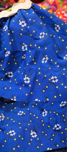 他の写真1: 70年代 オレンジ×レッド×ブルー花＆抽象柄サイケデリックなみなみテープ付き裾フリルスカート