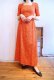 画像2: 70年代オレンジレッド×イエロー×ブラック花柄スクエアネック半袖ドレス (2)