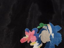 他の写真1: ブラック×ピンク×ブルー花柄ポケット付きティアードスカート