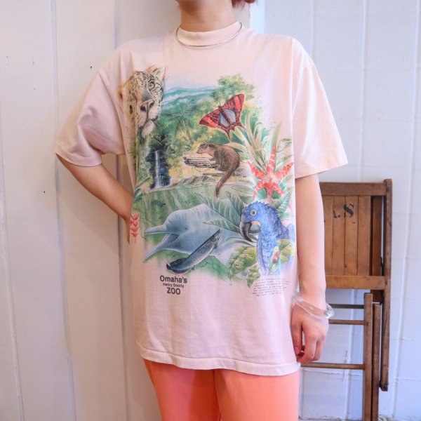 画像1: made in USA ”Hanes” ベイビーピンク×グリーン×カラフルアニマルプリントクルーネック半袖Tシャツ