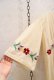 画像10: 70年代 生成り×カラフル花刺繍スリットデザインVネックワイドスリーブ五分袖ドレス