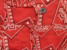 他の写真2: レッド×ホワイト×ブラックバンダナ柄胸ポケット付き半袖シャツ