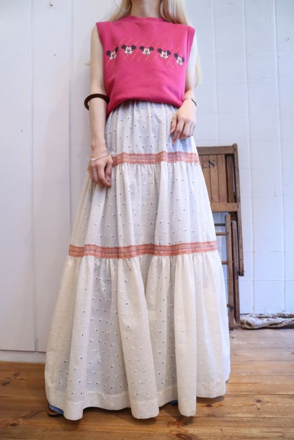 画像2: 70年代オフホワイト×サーモンピンク花刺繍カットワークデザインレース切替ティアードスカート