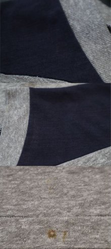他の写真1: 73〜82年代"Champion"グレー×ネイビーカレッジプリントVネック半袖Tシャツ