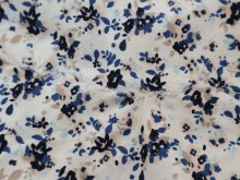 他の写真1: ホワイト×ブルー×ベイビーピンク花柄サテンテープ付きフリルデザインティアードスカート